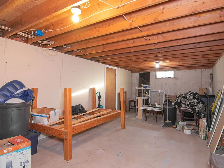 906 S McDonald Rd — Photo 15