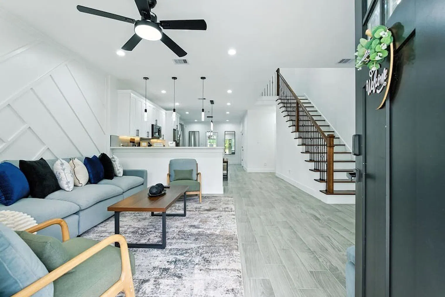 3 bed, 2.0 bath, $4,800 — Photo 1