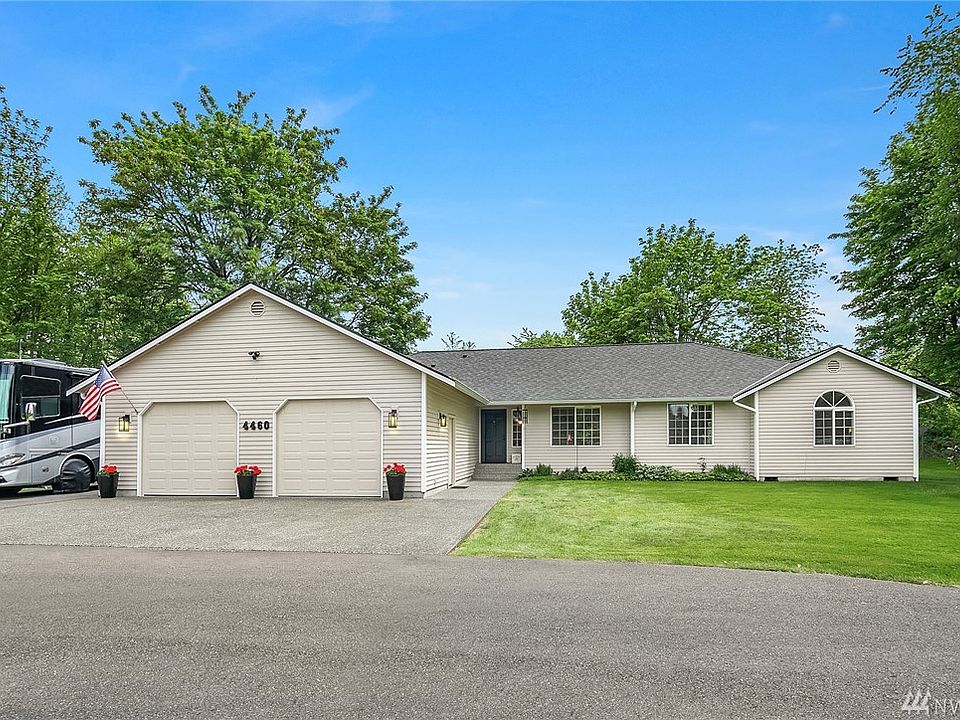 1 Story Cut-De-Sac home.  Loaded with tons of updates thru-out!  2.6 Private Acres.  3 Car Garage 9 Ft. wide garage doors, that will fit large truck or SUV.  40 Ft RV parking, Large circle driveway.