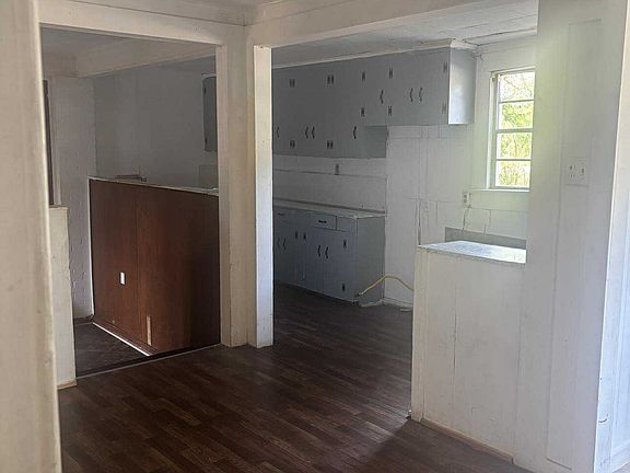 3rd image of 1717 Hickory St