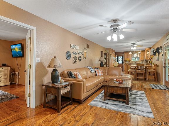 5th image of 82 Tanglewood Dr