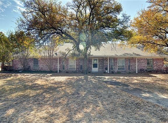 4th image of 3809 Monterey Dr