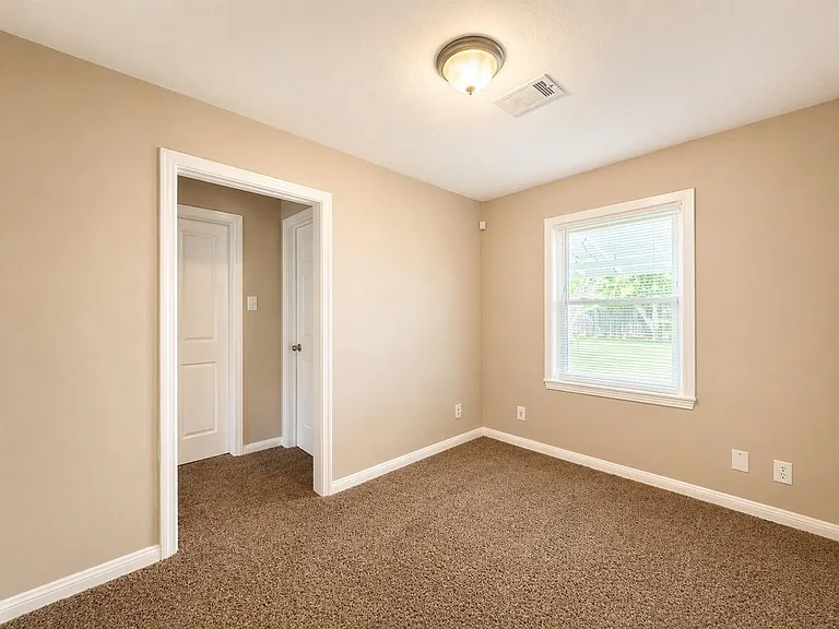 8069 Juliabora St — Photo 4