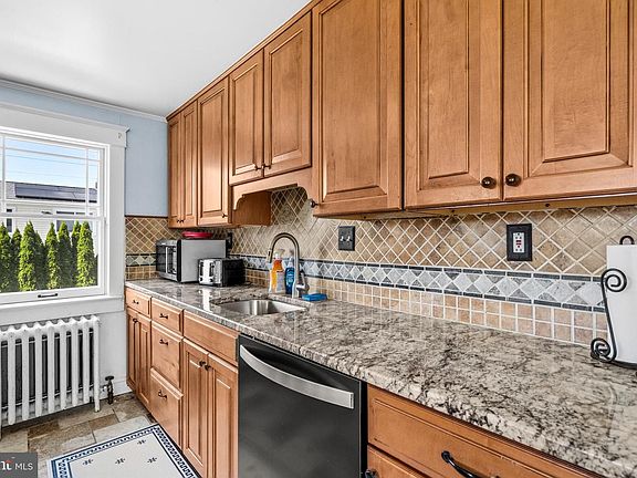 4th image of 8 James St