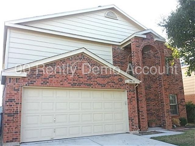 1st image of 917 Beechwood Dr
