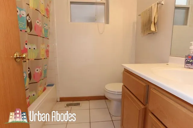 1033 N Mozart St #1 — Photo 17