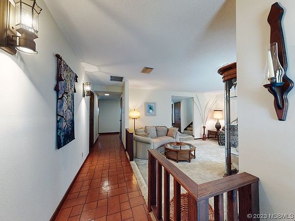5th image of 1865 Bayview Dr