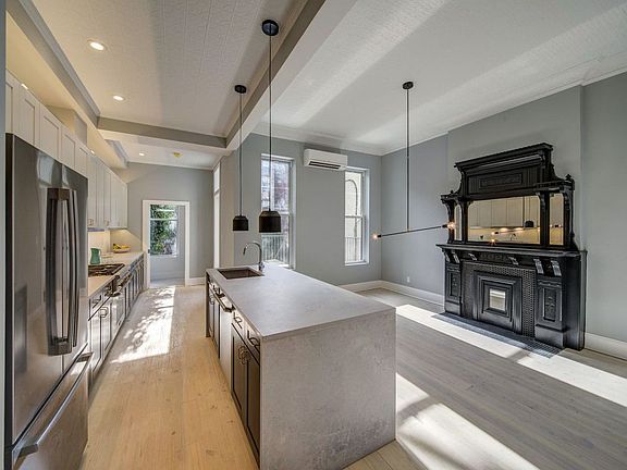 3rd image of 340 Lafayette Ave #1