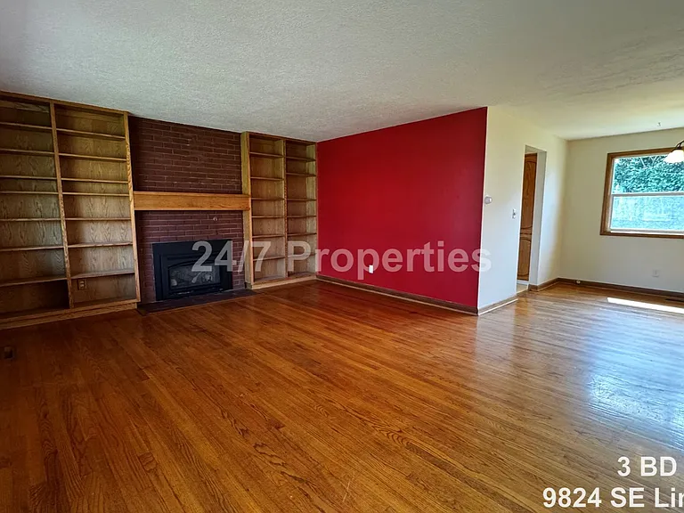 9824 SE Lincoln St — Photo 3