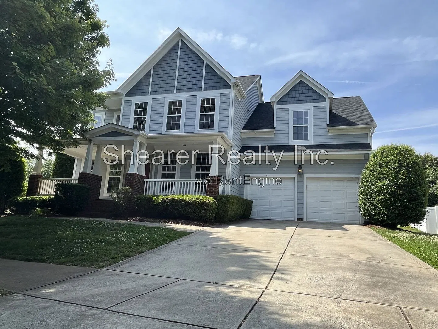 3 bed, 2.5 bath, 2423 sqft, $3,000 — Photo 1