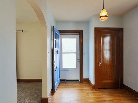2nd image of 524 E 5th Ave