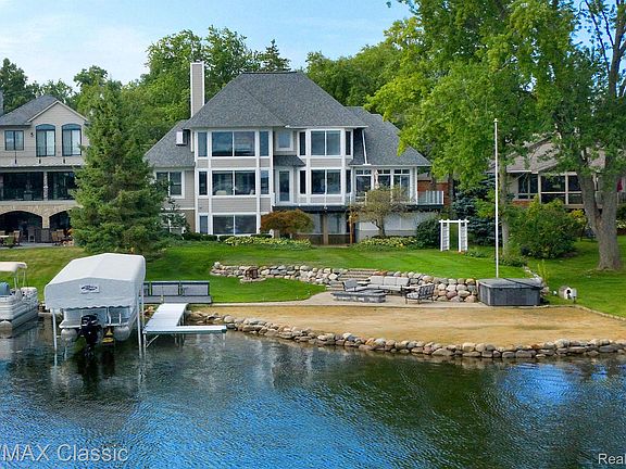 2nd image of 826 Wolverine Dr