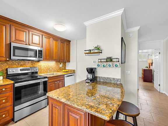 3rd image of 5315 Lower Honoapiilani Rd #B108