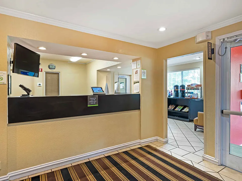 Lobby and Guest Check-in