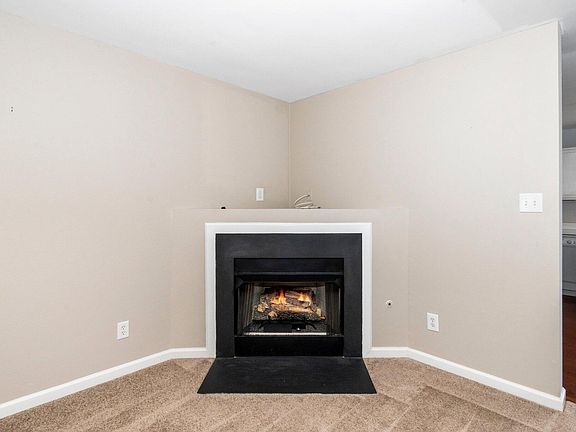 2nd image of 216 Climbing Ivy Ct