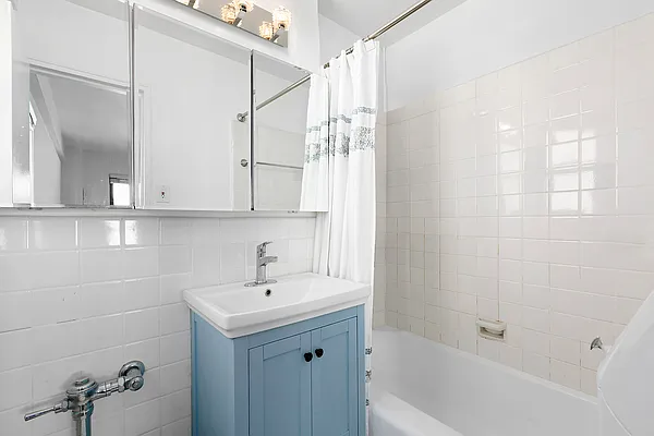 Sold by Compass | media 6