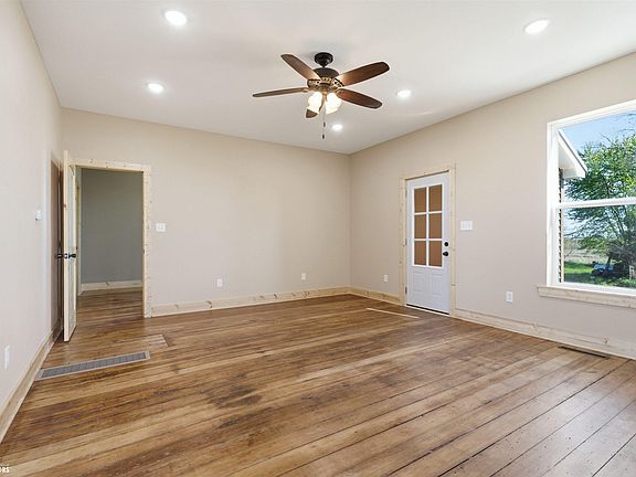 4th image of 1088 Lexington Ave