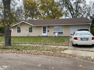 320 Brunswick Ct, Streamwood, IL