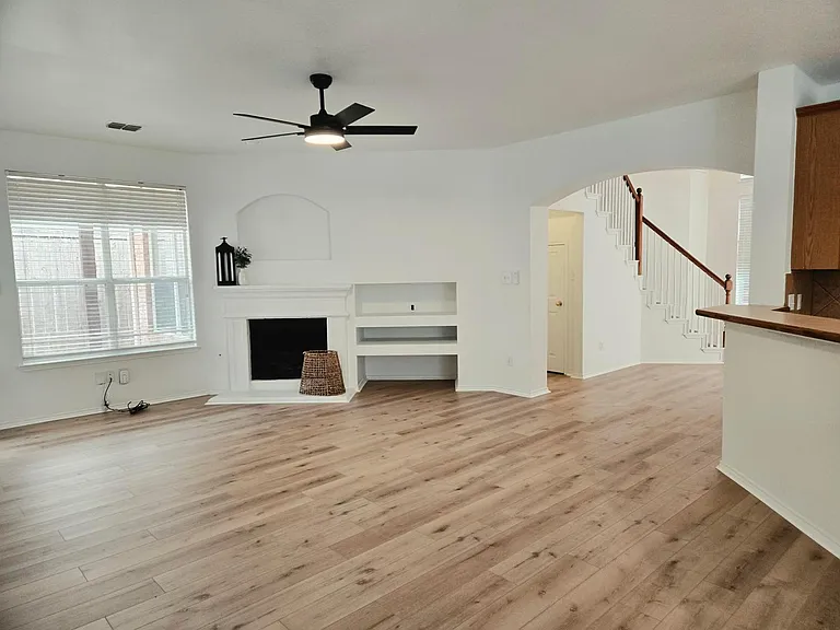 2040 Londonderry Dr — Photo 13