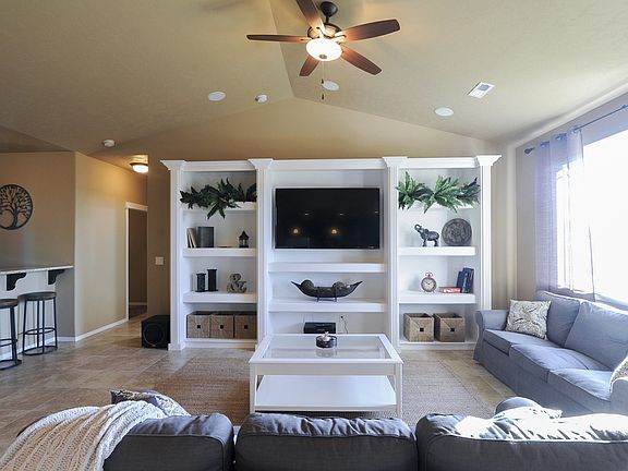 2nd image of 773 Pikes Peak Dr #1