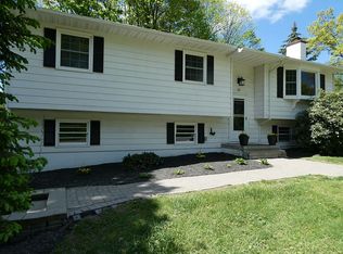 32 Richard Rd, Hyde Park, NY 12538