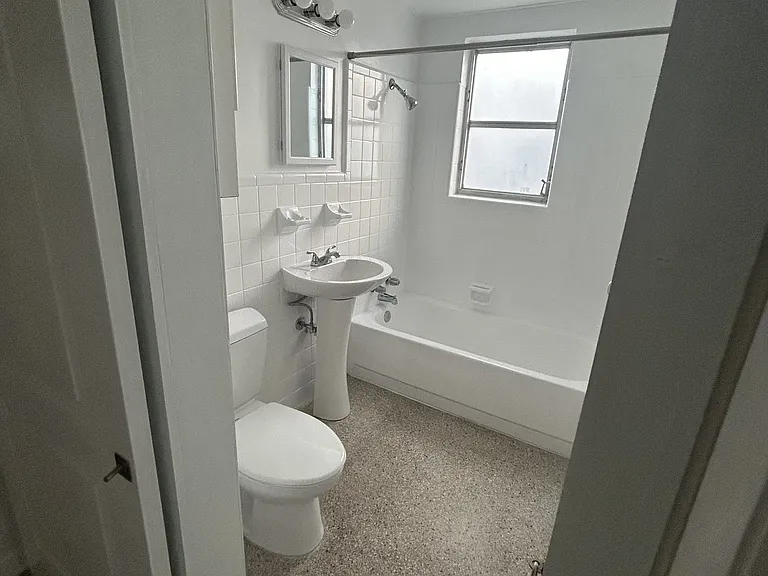 11 N Lake St #2 — Photo 14