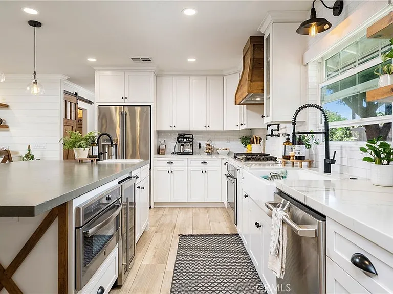 1025 Kent Dr — Photo 10