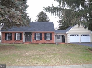 8 Blaine Ave, Leola, PA