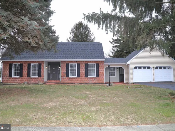 8 Blaine Ave, Leola, PA 17540