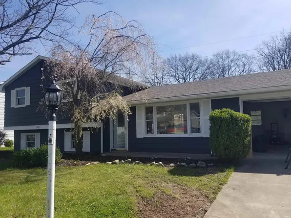 1902 Dominion Dr, Fort Wayne, IN 46815