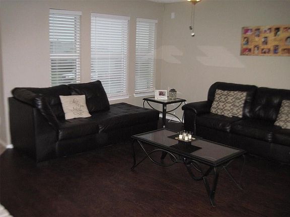 4th image of 2420 Castle Pines Dr