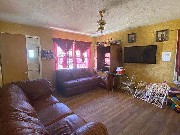 4th image of 3319 NE 20th Ave