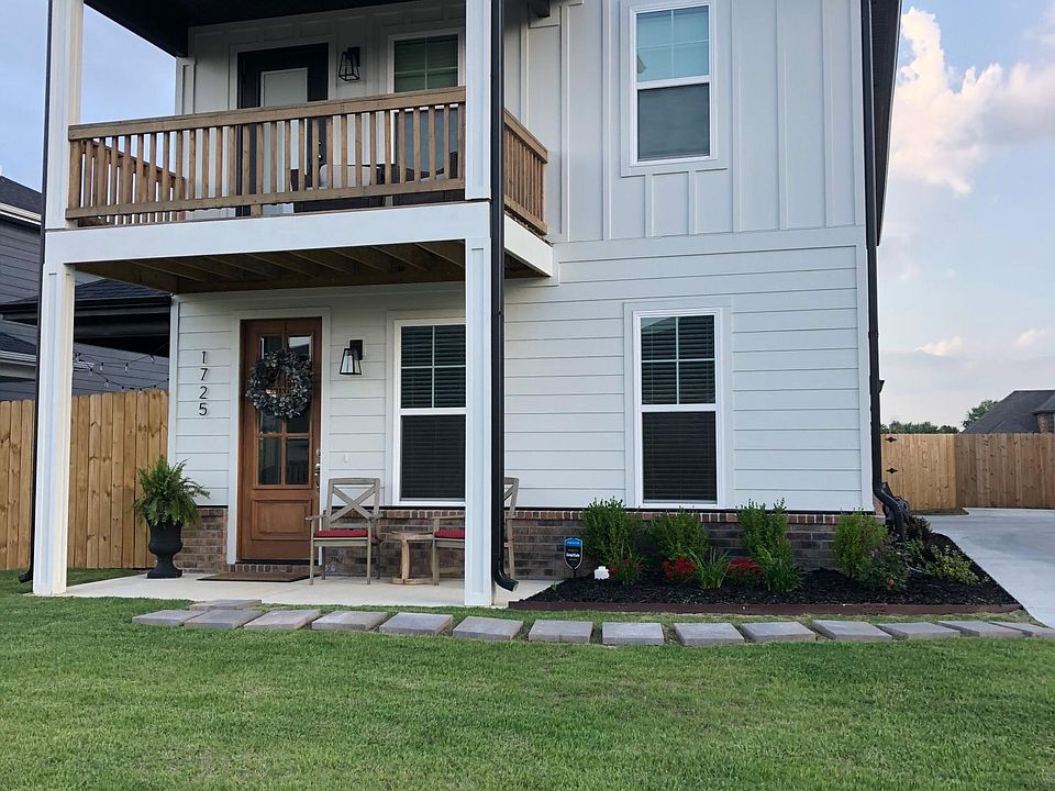1st image of 1725 W Whitney Ln