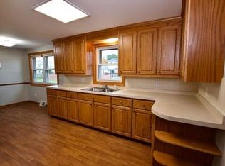 170 Berkley Rd, Williamsville, NY 14221