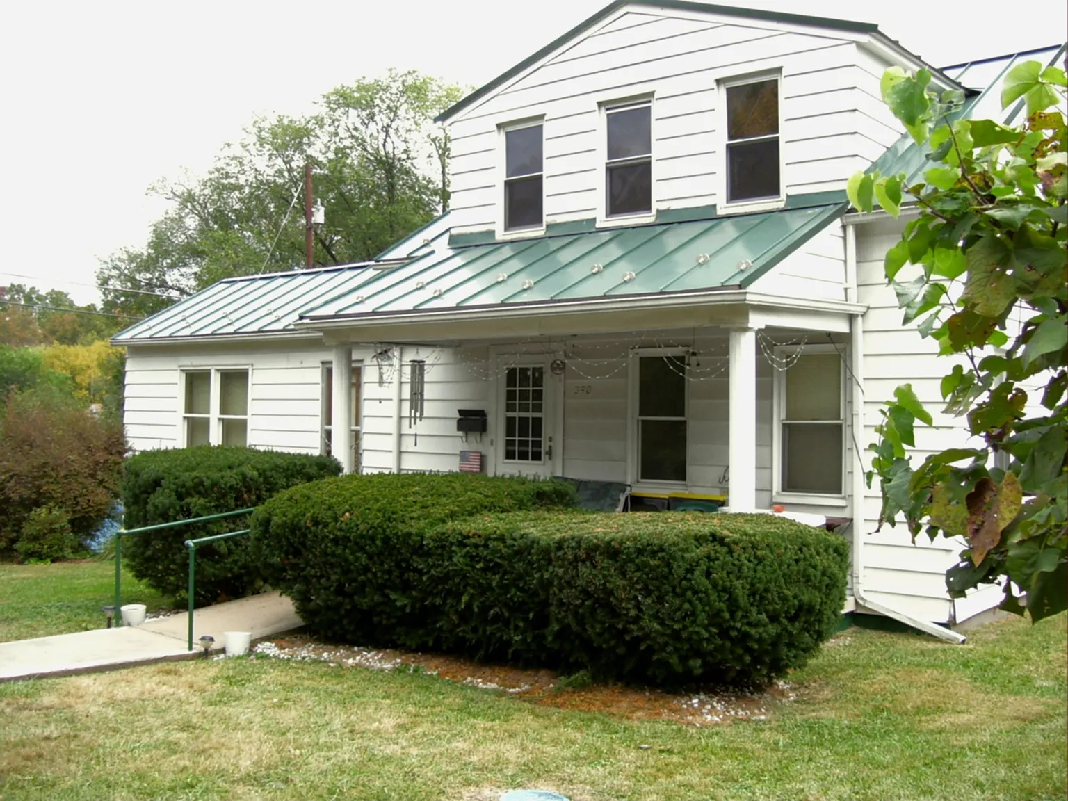 390 N High St photo 1