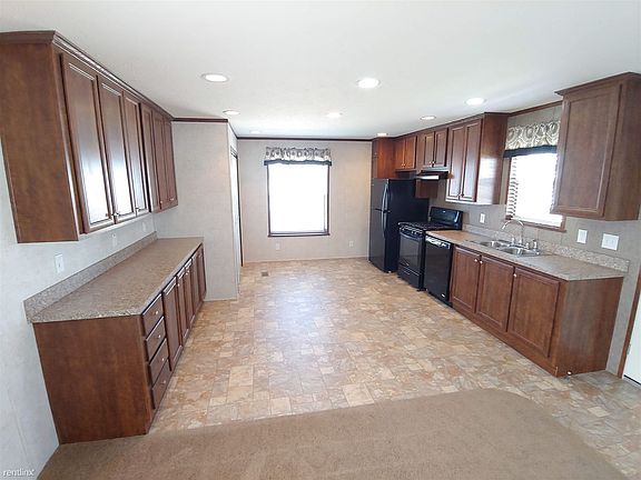 4th image of 73 Saint George Dr
