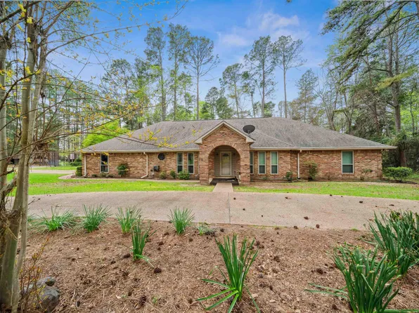 497 Bent Horseshoe Ln, Holly Lake Ranch, TX 75765