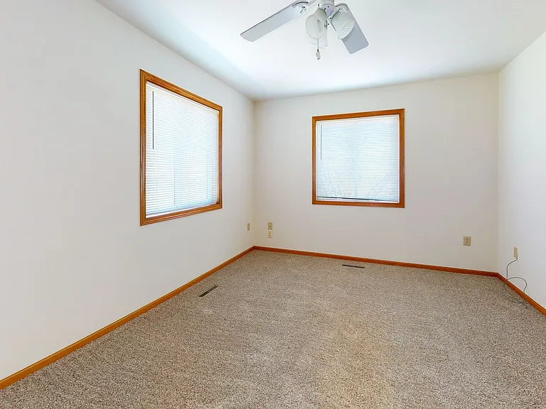 Glenn Place Apartments — Photo 6