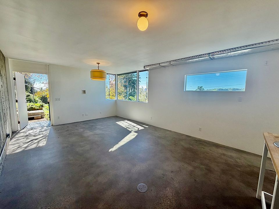 1st image of 3136 Griffin Ave #B