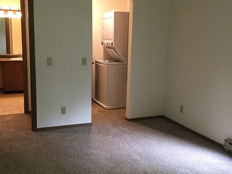 High Point Commons Apartments — Photo 15