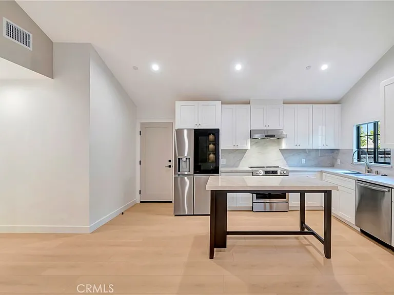 15741 Valerio St — Photo 8