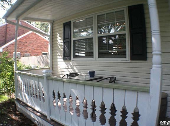 5th image of 37 Lindell Ave