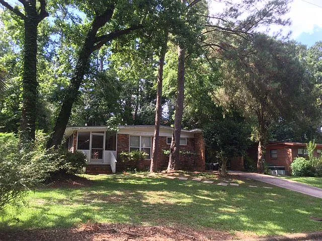 1708 Canterbury St — Photo 1