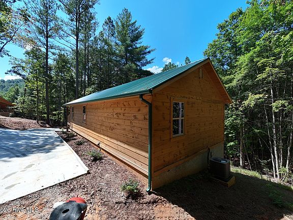 3rd image of 226 Choctaw Ridge Trail
