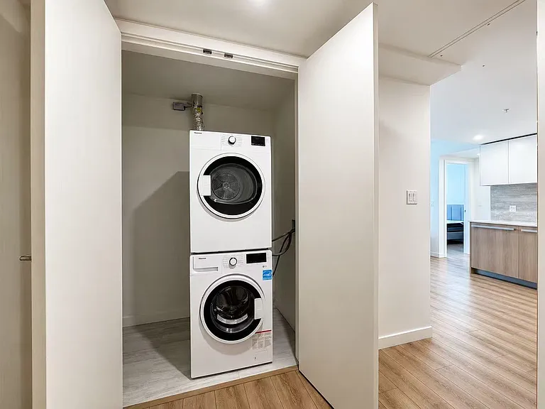 50X Buswell St #6633 — Photo 6