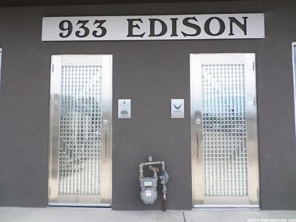 3rd image of 933 S Edison St