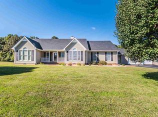 8707 Bowling Green Rd, Scottsville, KY 42164