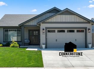 3952 Arizona Dr, Medford, OR 97504