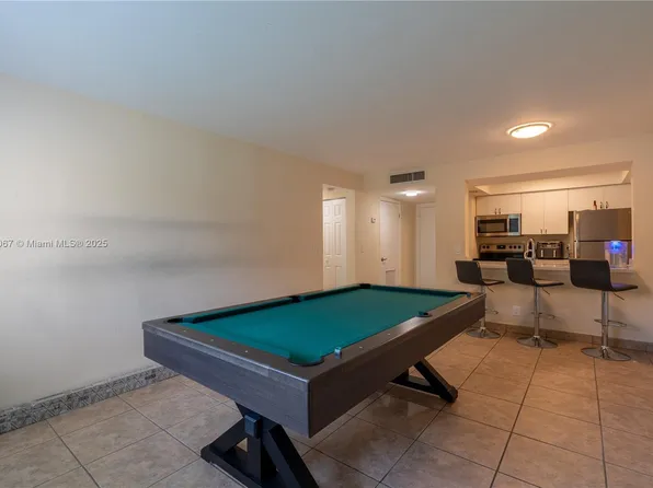 10001 W Atlantic Blvd APT 124, Pompano Beach, FL 33071