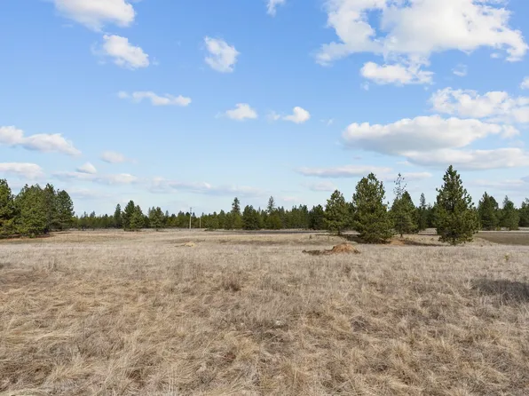 909C W Montgomery Rd, Deer Park, WA 99006